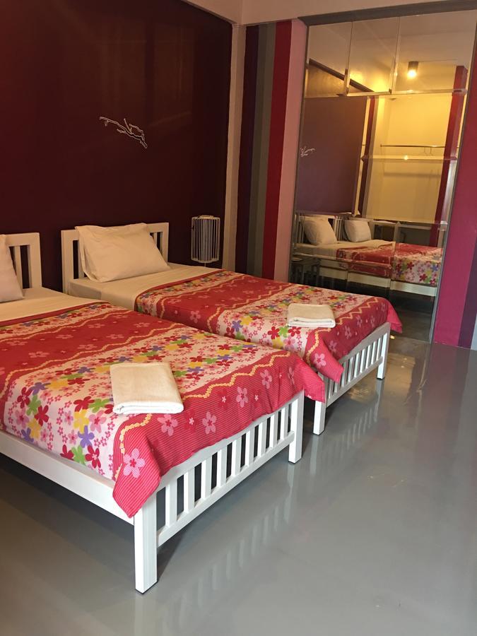 Buorana Hostel Chonburi Exterior photo