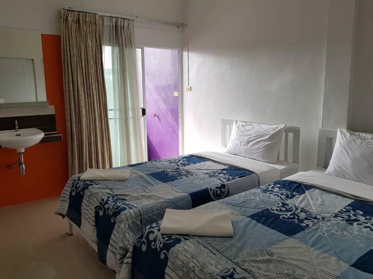 Buorana Hostel Chonburi Exterior photo