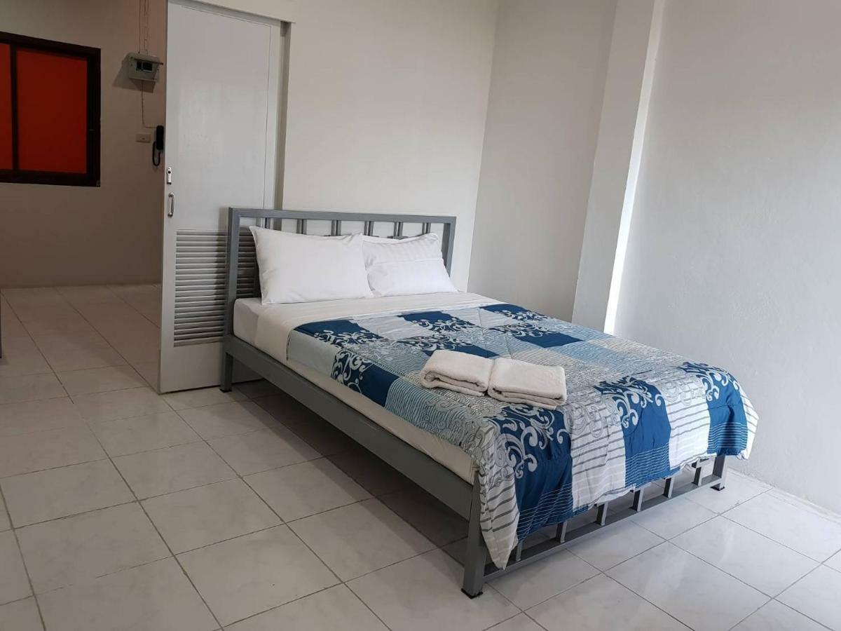 Buorana Hostel Chonburi Exterior photo