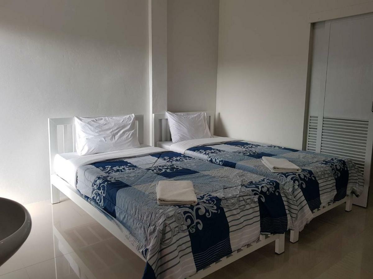 Buorana Hostel Chonburi Exterior photo
